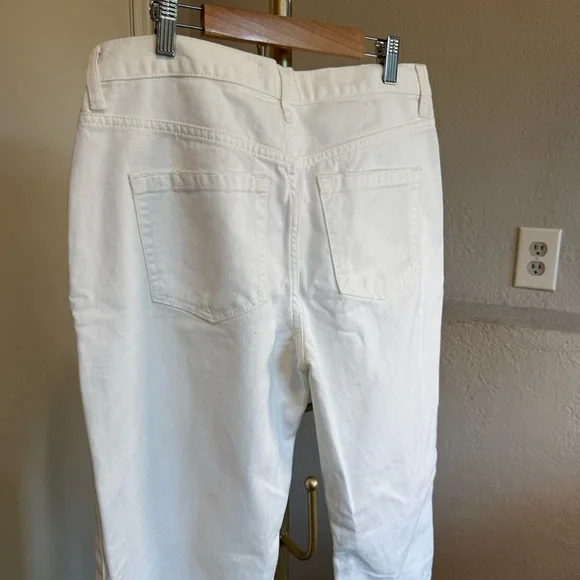 NWT We The Free White Distressed Cropped Flare Jeans Size 28 - Picture 14 of 15